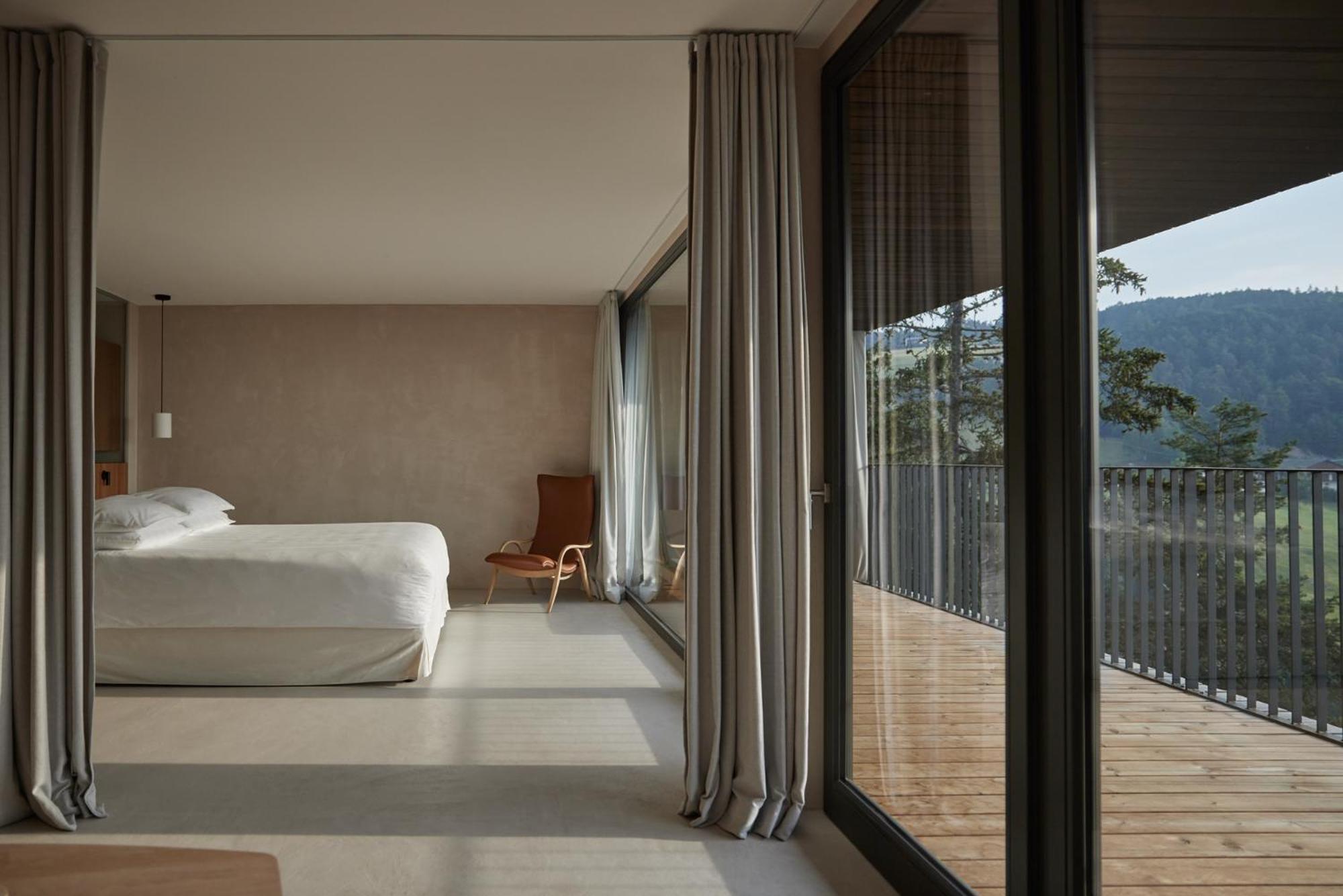 Saltus Hotell San Genesio Atesino Exteriör bild