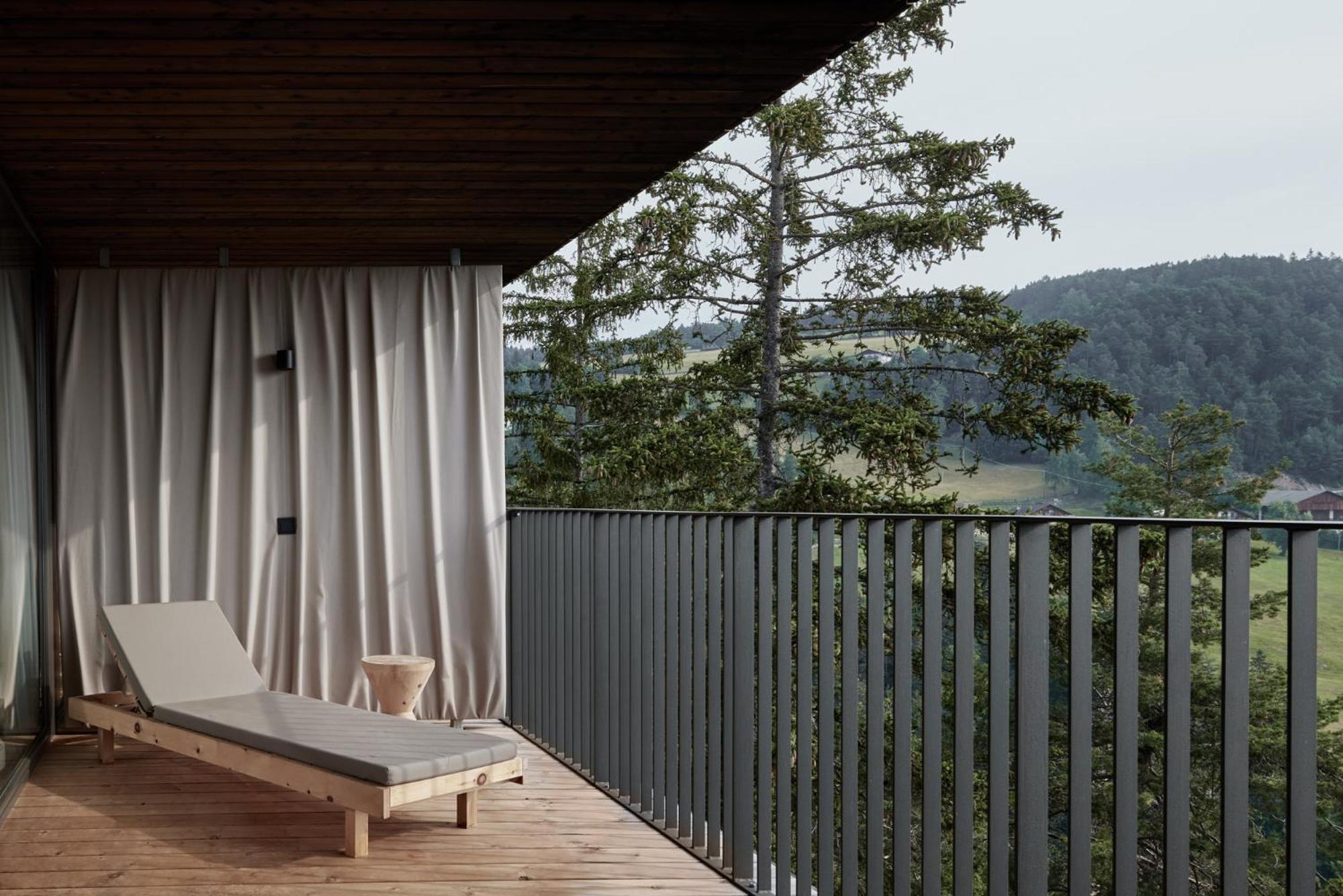 Saltus Hotell San Genesio Atesino Exteriör bild