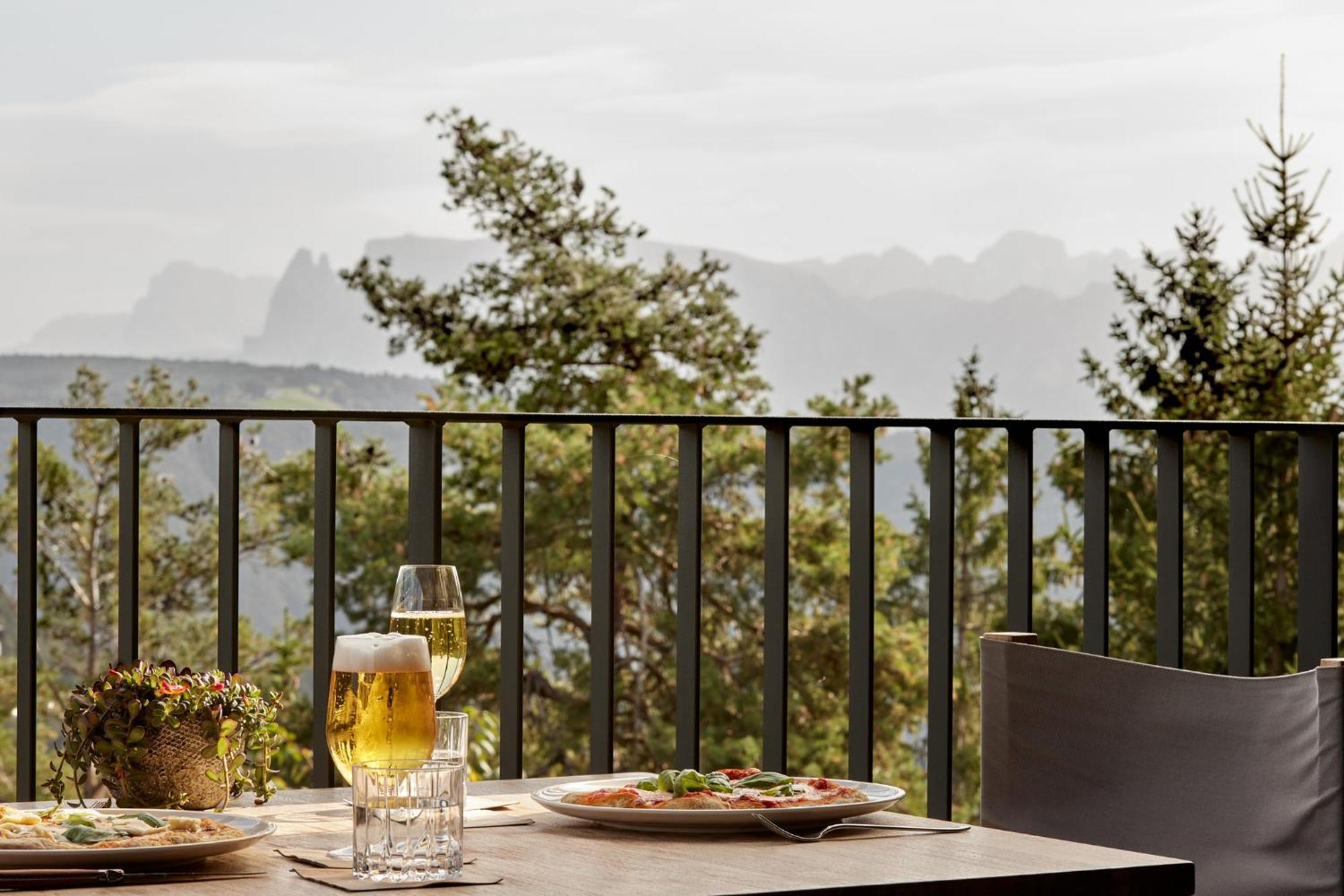 Saltus Hotell San Genesio Atesino Exteriör bild